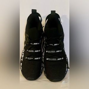 Just So So Women gym shoes. Only worn once. Size 41